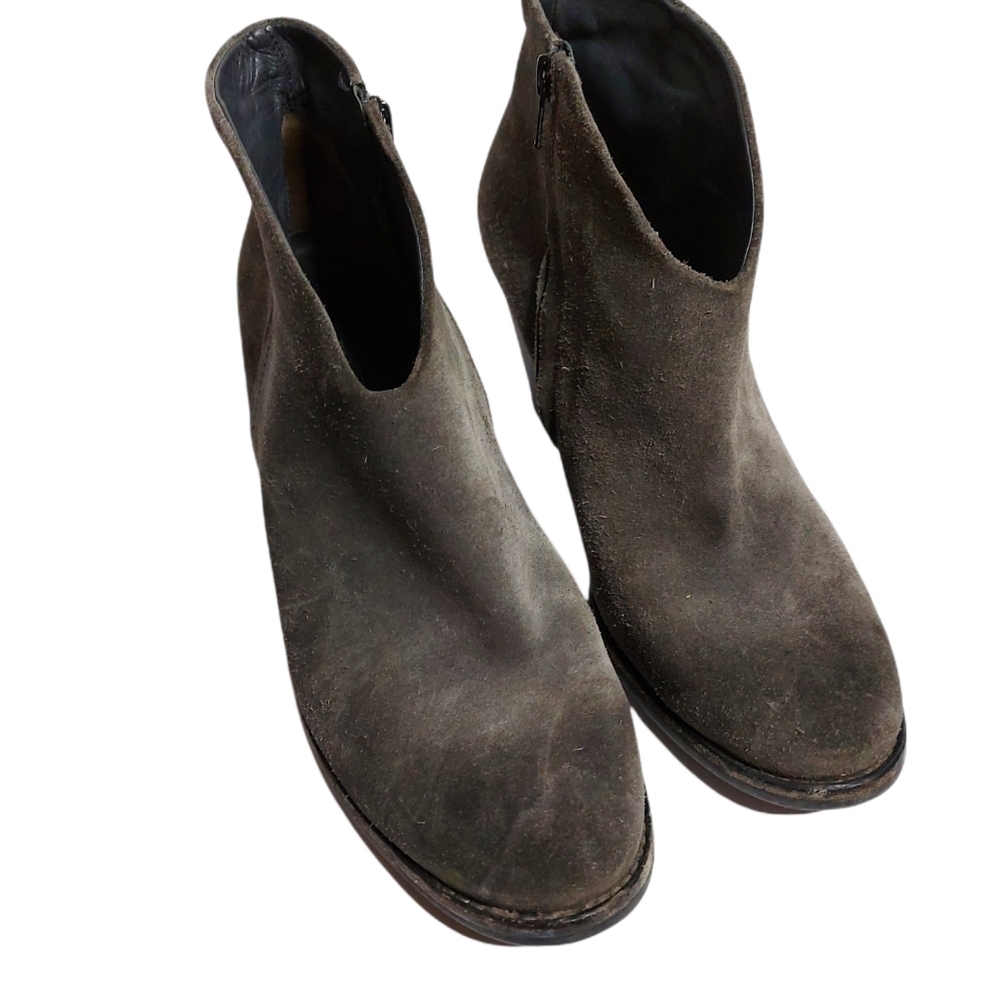 9.5 Paul Green brownish/gray booties